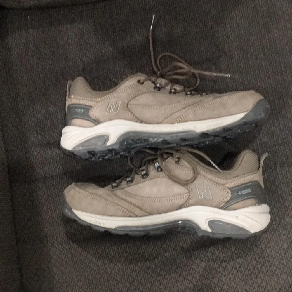 WATERPROOF New Balance Goretex shoes women 9 - Picture 5 of 15